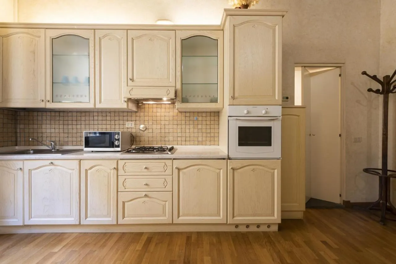 Apartments Florence- The Retreat Italy